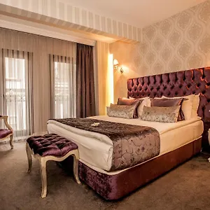 Otel Lucis Pera ***